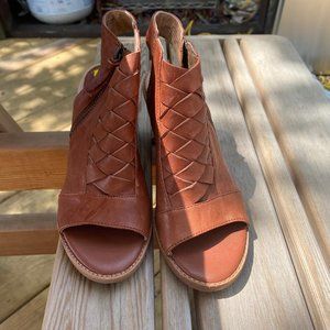 Brand New Brown Söfft Heeled Sandals